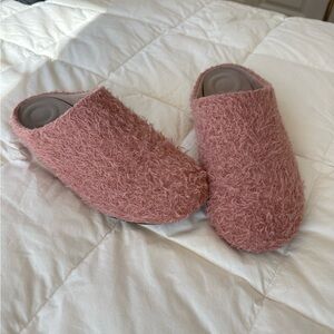 Fitflop Cozy Pink Fuzzy Slippers